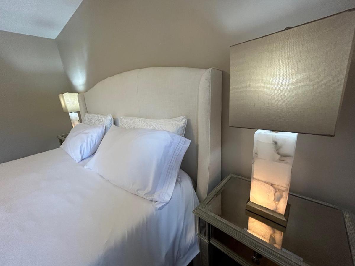 North Nanaimo Gem - Garden-View Room With Private Ensuite Exterior foto