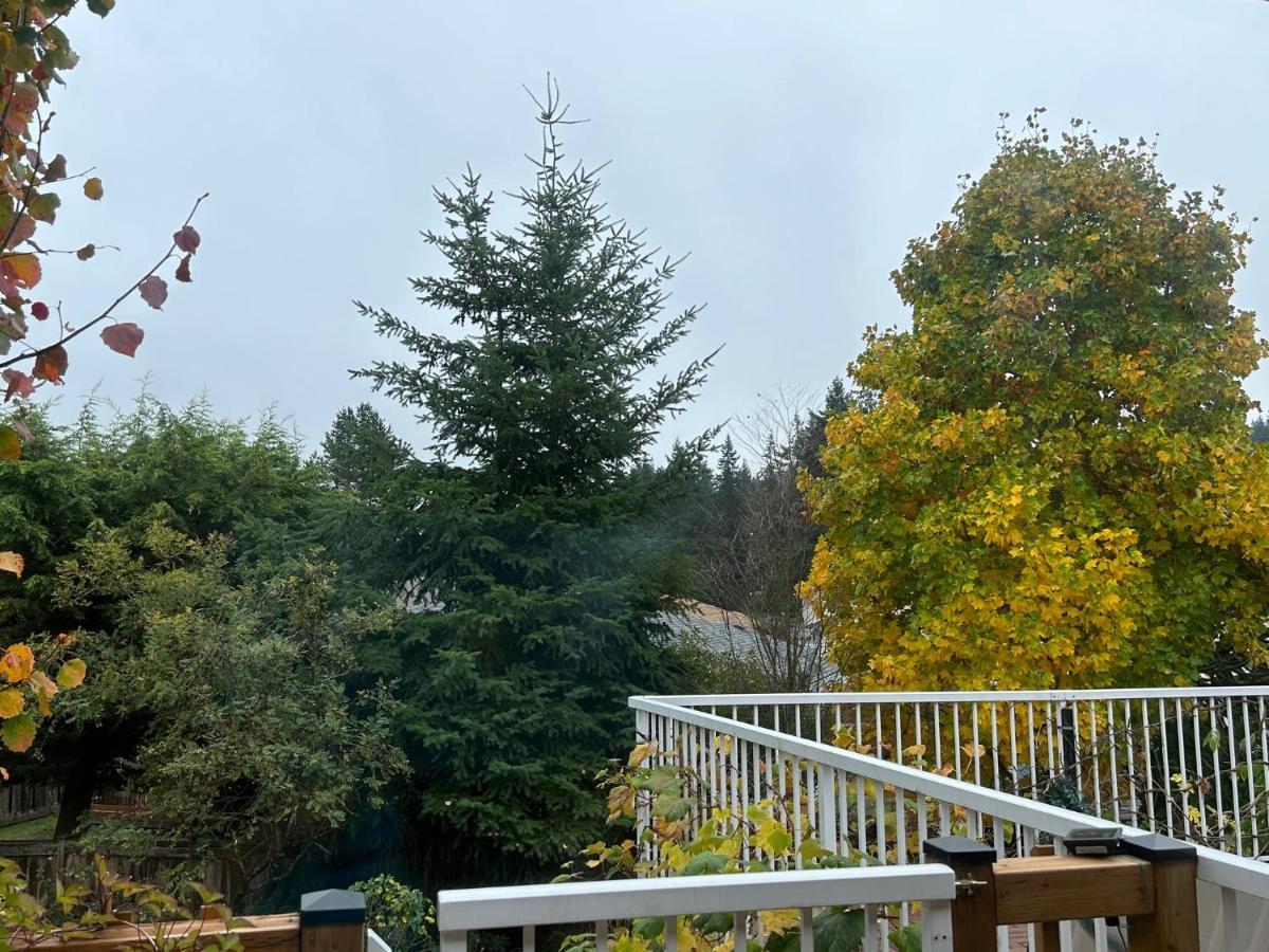 North Nanaimo Gem - Garden-View Room With Private Ensuite Exterior foto