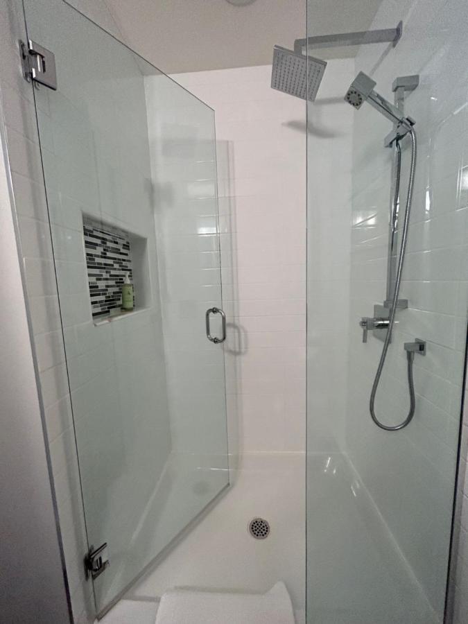 North Nanaimo Gem - Garden-View Room With Private Ensuite Exterior foto