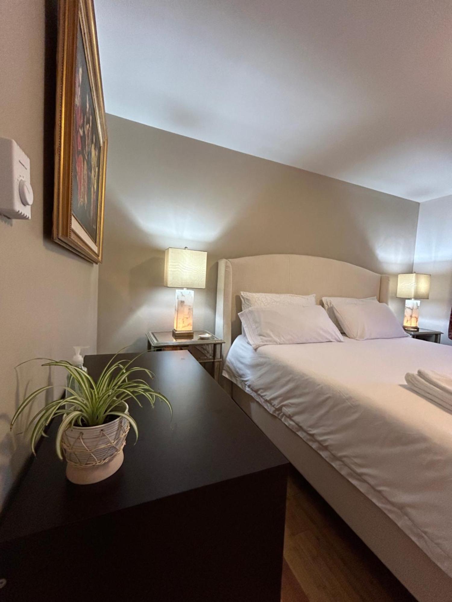 North Nanaimo Gem - Garden-View Room With Private Ensuite Exterior foto