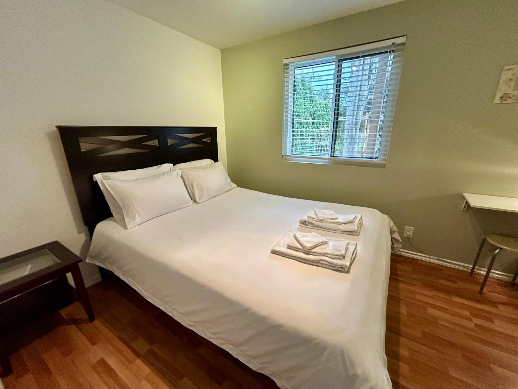 North Nanaimo Gem - Garden-View Room With Private Ensuite Exterior foto