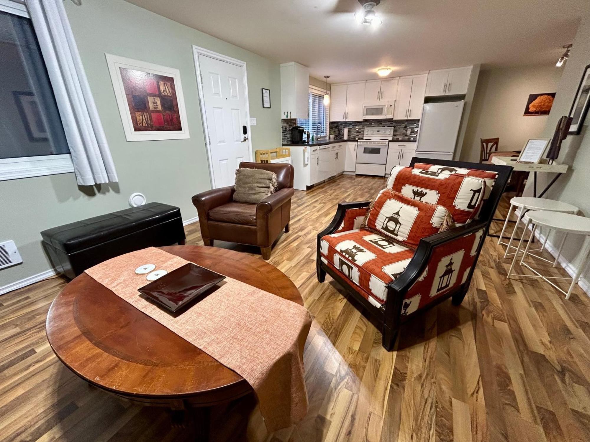 North Nanaimo Gem - Garden-View Room With Private Ensuite Exterior foto